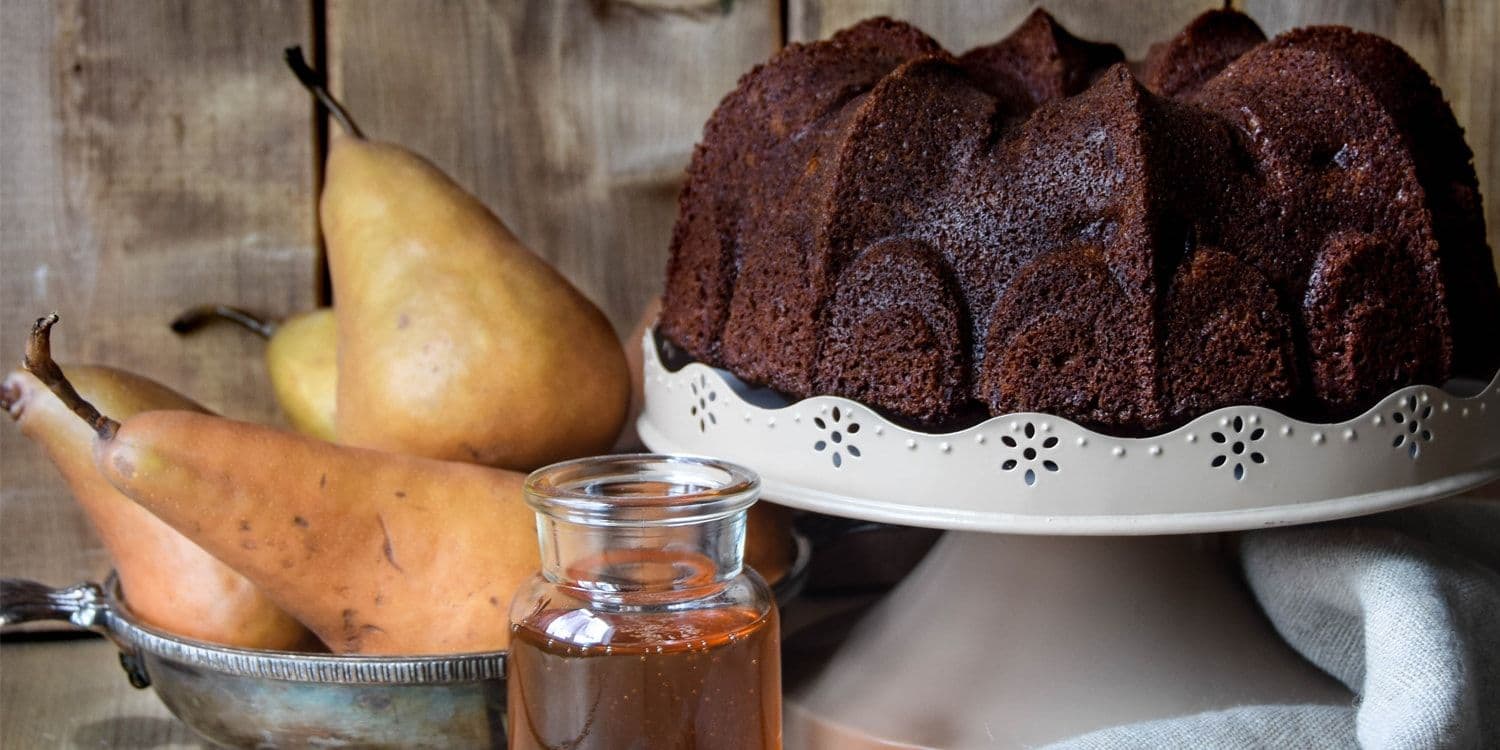 Honey pear bundt cake